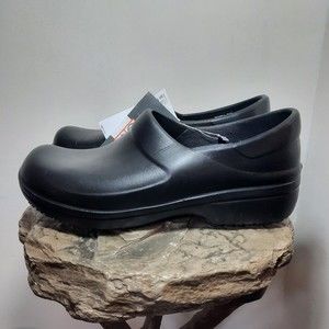 NWT Crocs Neria Pro II Clog | Slip Resistant Work Shoes Black Women's Size 10